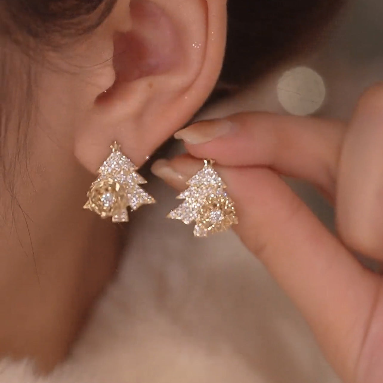 Rotatable Christmas Tree Shiny Rhinestone Snowflake Stud Earring Jewelry Gifts