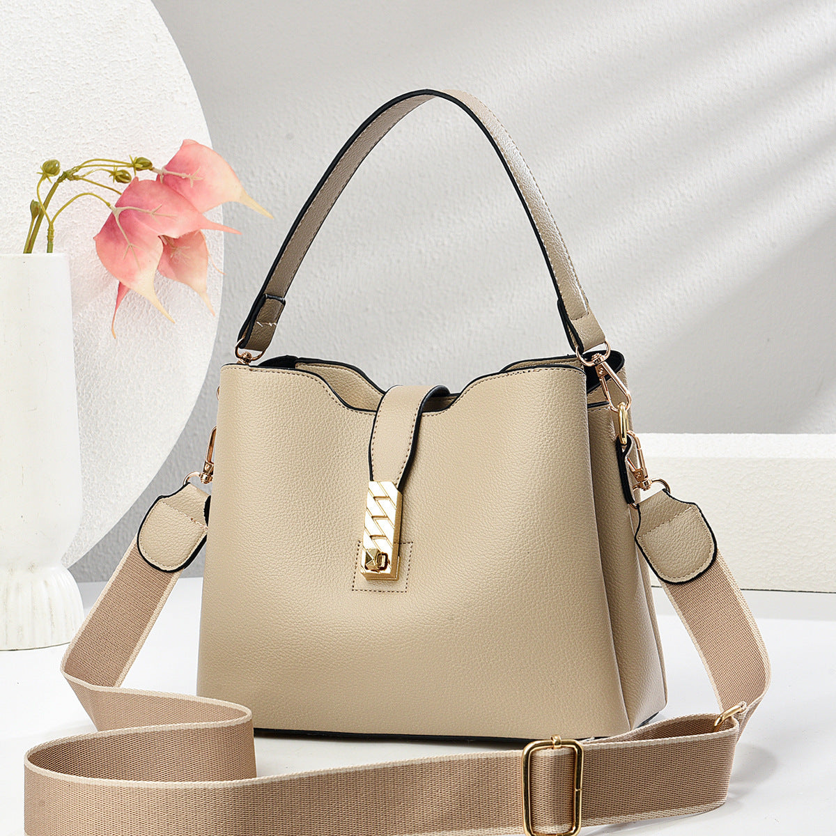 Women's Fashion Personality Large Capacity Bucket Bag