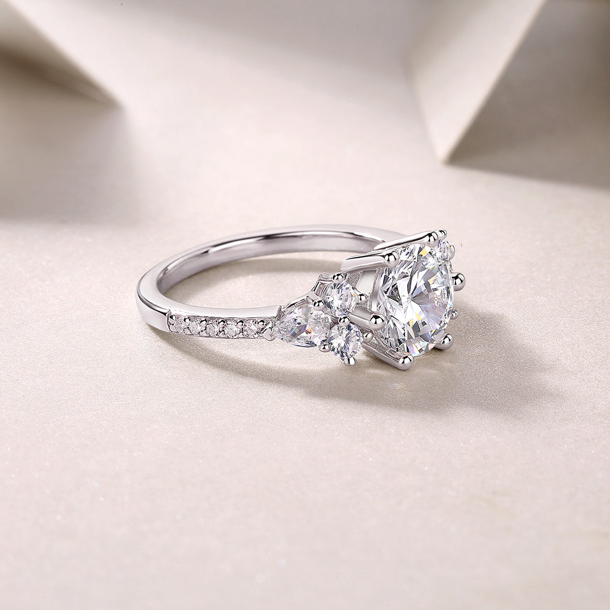 Luxury Fashion Diamond Ring Moissanite Silver Ring