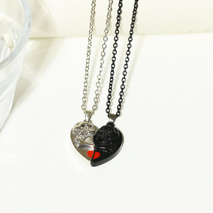 Punk Retro Skull Pendant Halloween Heart-shaped Magnetic Stitching Love Skull Couple Necklace