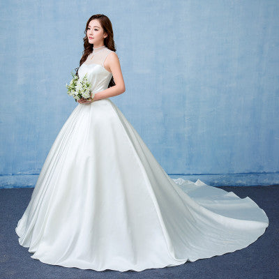 Wedding, bride married of the satin big tail studio dress