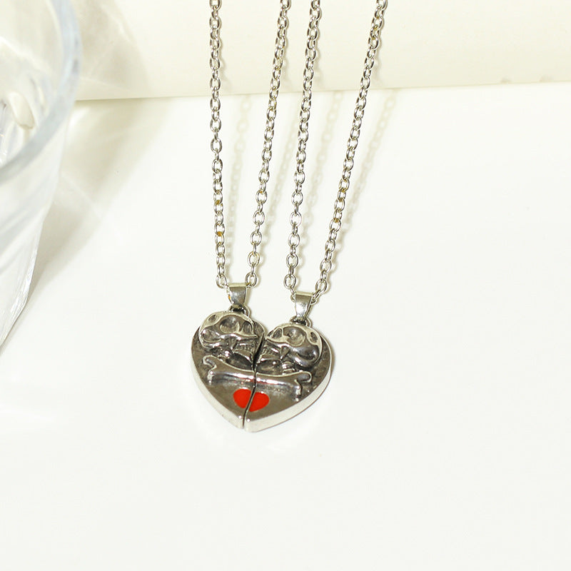 Punk Retro Skull Pendant Halloween Heart-shaped Magnetic Stitching Love Skull Couple Necklace