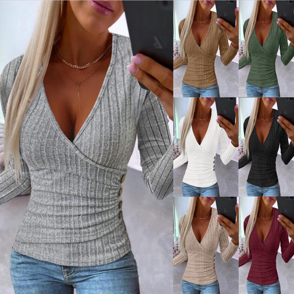 Slim-fit knit pullover with V-neck and long sleeves, gray striped texture