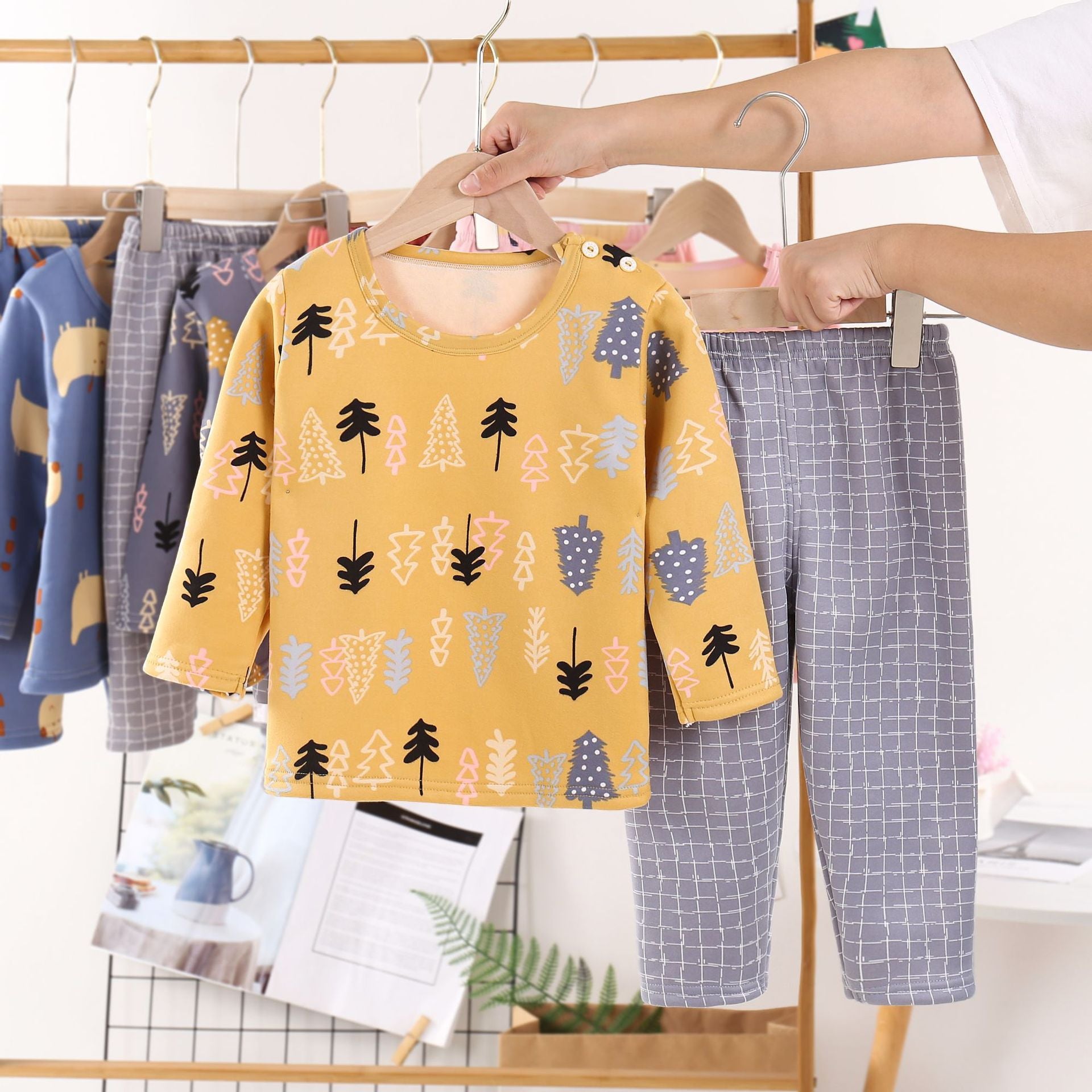 Children Plus Velvet Warm Clothing Winter Boys And Girls