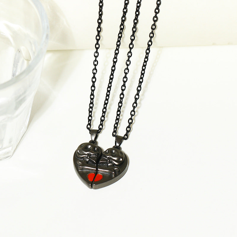 Punk Retro Skull Pendant Halloween Heart-shaped Magnetic Stitching Love Skull Couple Necklace