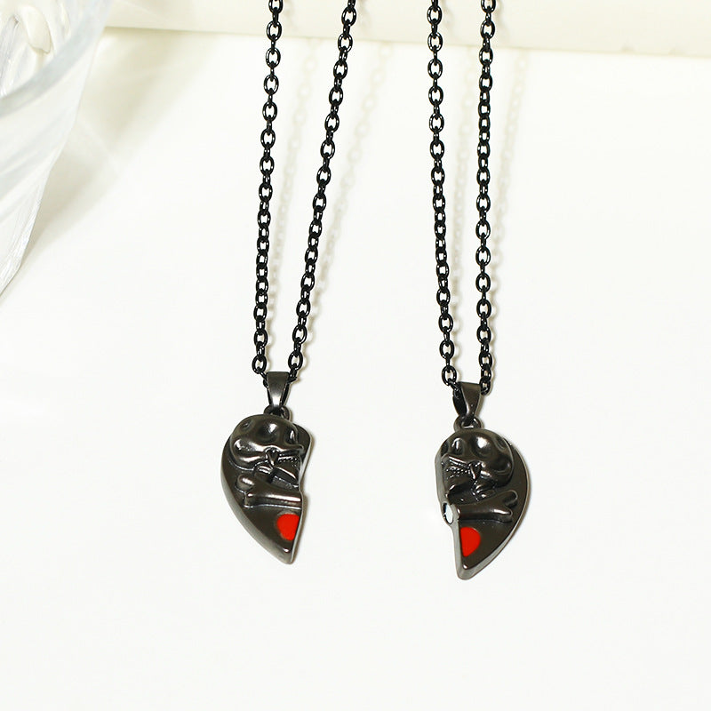 Punk Retro Skull Pendant Halloween Heart-shaped Magnetic Stitching Love Skull Couple Necklace