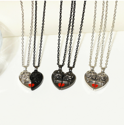 Punk Retro Skull Pendant Halloween Heart-shaped Magnetic Stitching Love Skull Couple Necklace